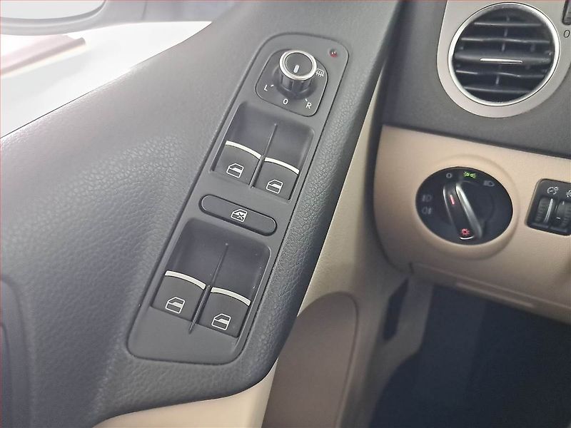 Volkswagen Tiguan (2011) Sport 2.0 TDI, 4X4, Automat - fotka 15 z 16