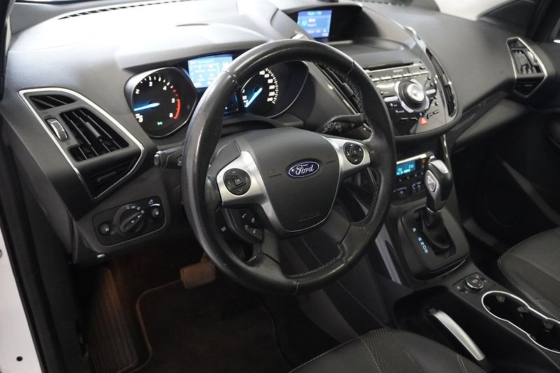 Ford Kuga 2.0 TDCI 132kW TITANIUM 4X4 - fotka 13 z 32