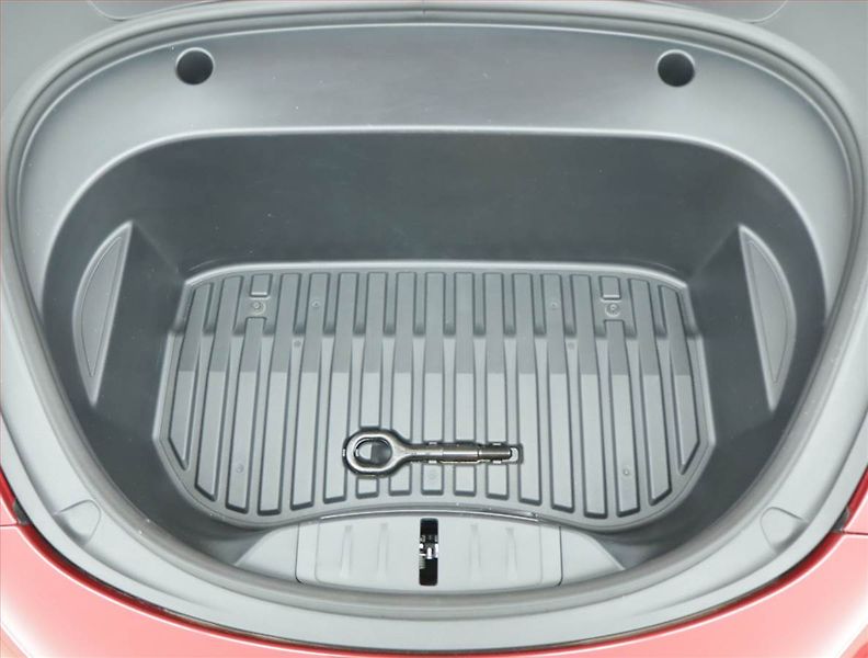 Tesla Model 3 (2021) Long Range 4WD 79kWh, SoH 92% - fotka 17 z 22