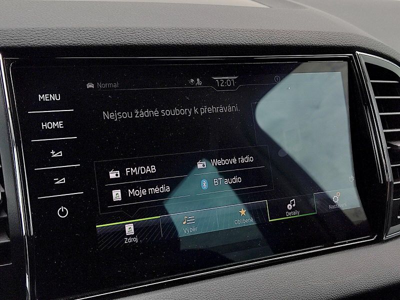 Škoda Karoq (2022) Style 2,0 Tdi 110 Kw 4x4 DSG - fotka 17 z 38