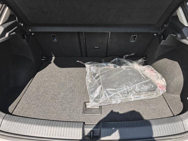 Volkswagen T-Roc Life 6G 1,0TSI - fotka 22 z 22