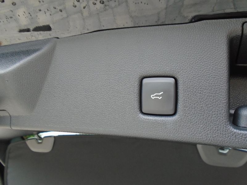 Ford Kuga 2.5 Plug-in-Hybrid ST-Line X  - fotka 30 z 44