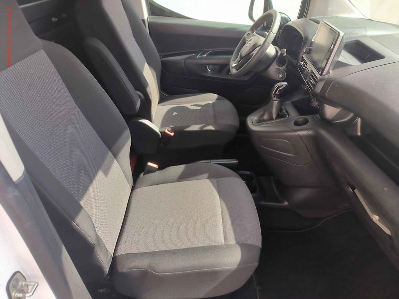 Opel Combo (2022) 1.5CDTi DÍLNA, Edition, navi - fotka 21 z 22