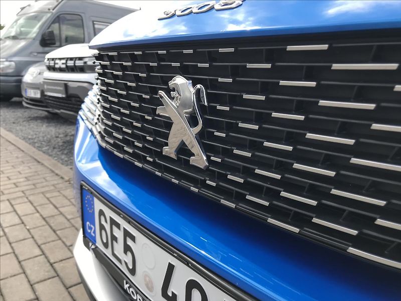 Peugeot 3008 1,5 1.5 BlueHDI 130 EAT8 96kw - fotka 27 z 27