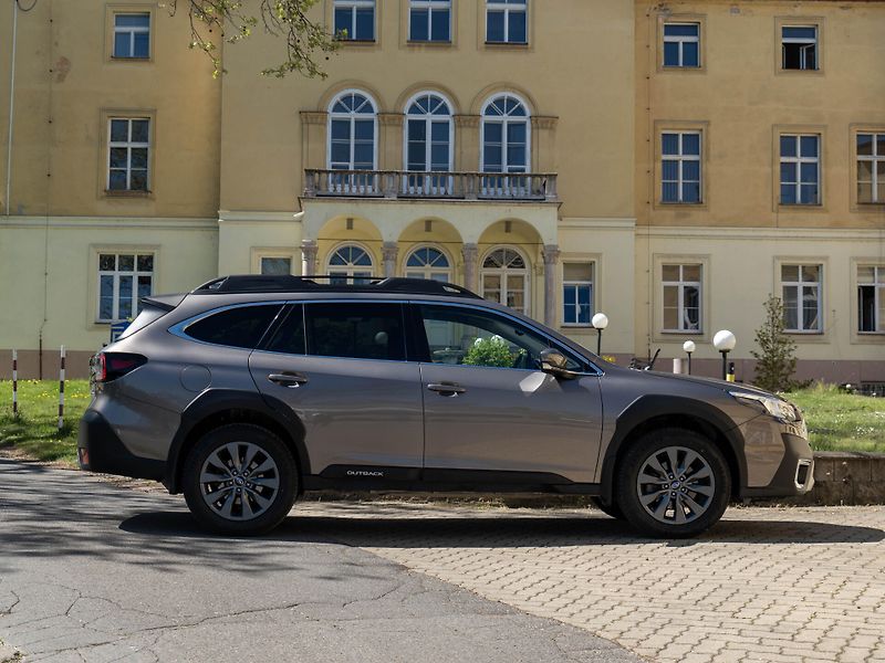 Subaru Outback 2.5i 4WD Active SKLADEM - fotka 5 z 31