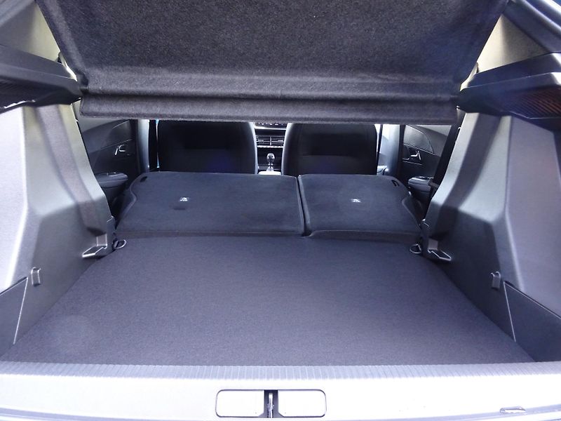 Peugeot 2008 (2026) ALLURE Turbo 100k MAN6 - fotka 13 z 43