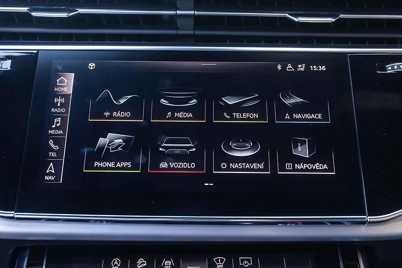 Auto jsme zkoušeli na silnicích v berounském okrese