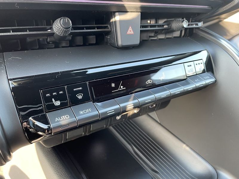 Toyota C-HR 1.8 Hybrid GR Sport - fotka 19 z 30