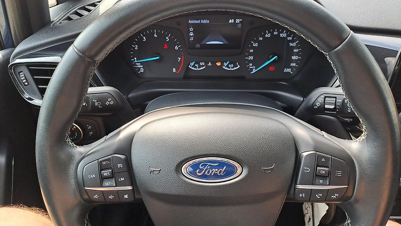 Ford Fiesta 1.0 EcoBoost Titanium - fotka 23 z 26