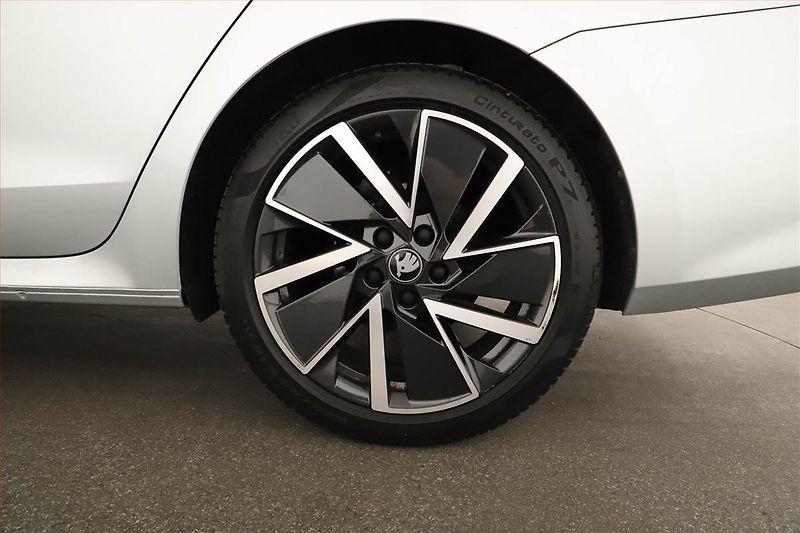 Škoda Octavia (2025) 1.5 eTSI mHEV, Sportline - fotka 12 z 21
