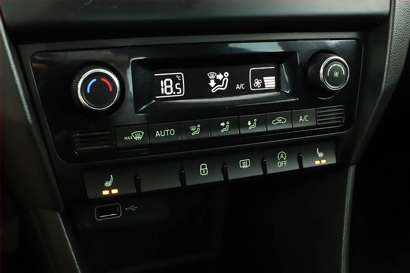 Škoda Rapid (2019) Style Plus 1.0 TSI, Serv.kniha - fotka 13 z 17