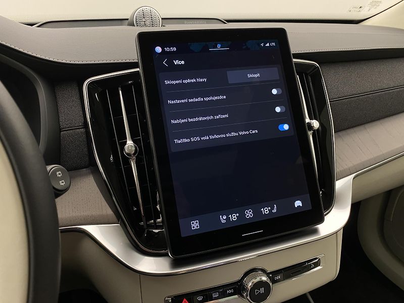 Volvo XC90 T8 AWD RECHARGE ULTRA BRIGHT - fotka 60 z 72