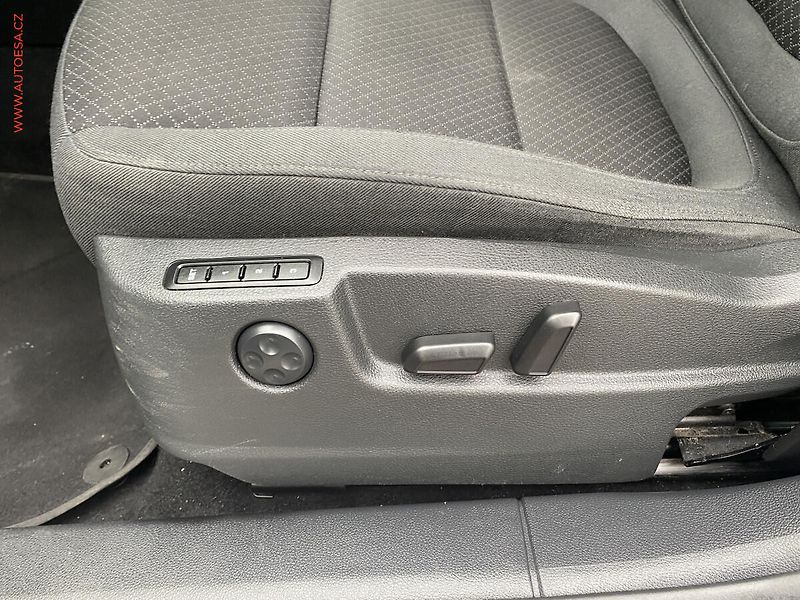 Škoda Superb (2015) 2.0 TDi, Ambition, DSG, navi - fotka 14 z 19