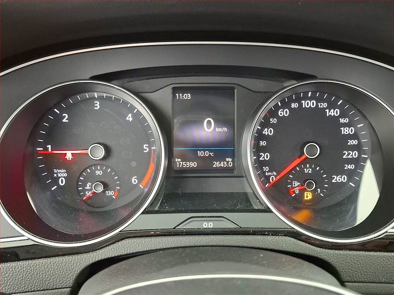 Volkswagen Passat (2017) 2.0 TDI, Serv.kniha, Kůže - fotka 11 z 19