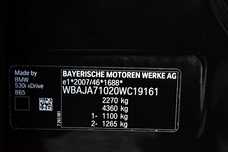 BMW Řada 5 530i xDrive LUXURY LINE,LED,ČR - fotka 50 z 50