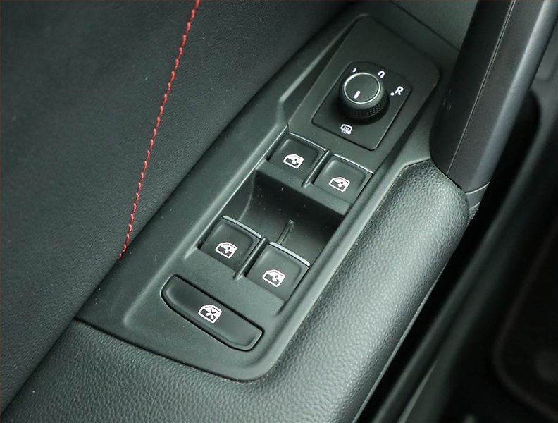 Volkswagen Tiguan (2021) Life 2.0 TDI - fotka 19 z 26
