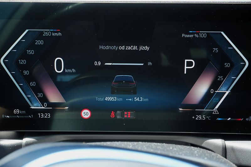 BMW Řada 3 330d xDrive, Tažné, Kamera - fotka 19 z 37