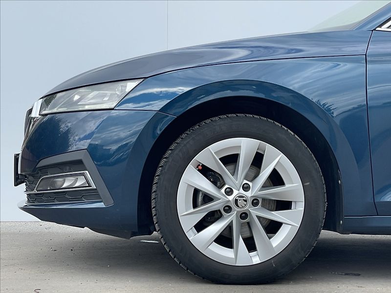 Škoda Octavia 2,0 TDI Combi Style Plus NAVI - fotka 20 z 23