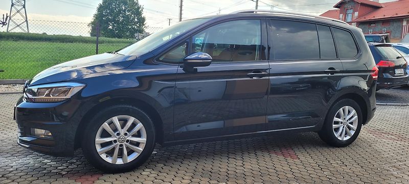 Volkswagen Touran (2016) 1,4TSi 110kW benzín DSG FuLLeD - fotka 9 z 44