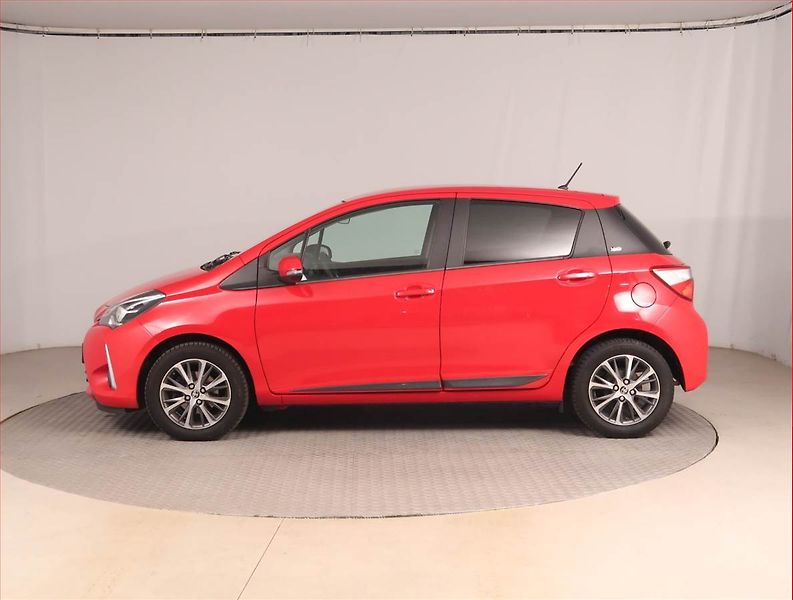 Toyota Yaris (2020) 1.5 Dual VVT-i, Serv.kniha - fotka 3 z 15