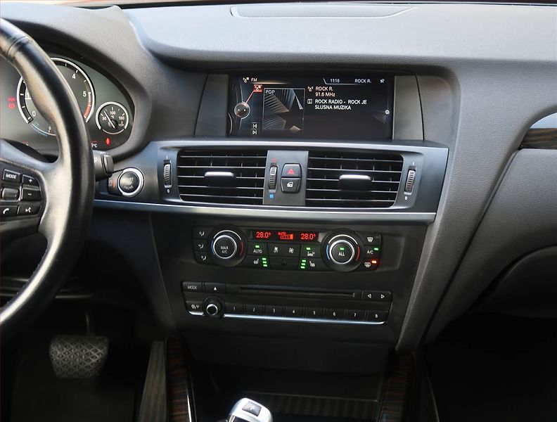 BMW X3 (2013) xDrive20d, 4X4, Automat, ČR - fotka 12 z 25