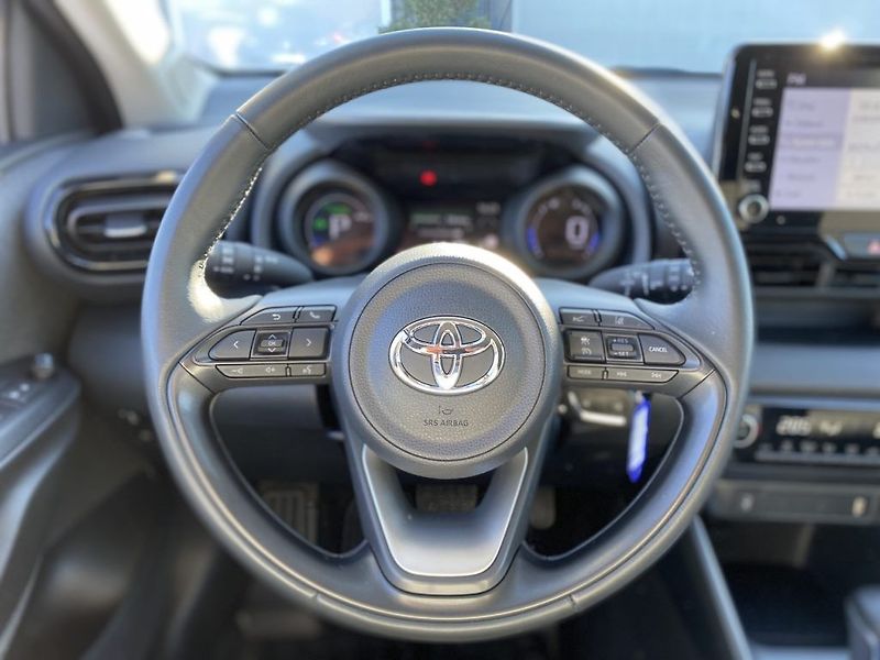 Toyota Yaris 1.5HSD, ČR-1m, Style Tech - fotka 14 z 30