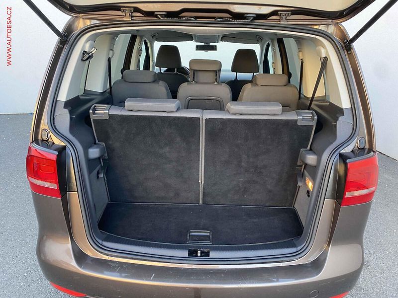 Volkswagen Touran (2011) 1.4 TSi 7Míst, Comfort, TZ - fotka 7 z 17