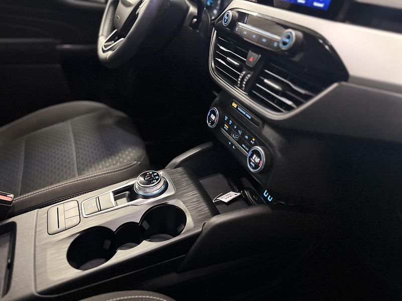 Ford Kuga (2022) 2.5 PHVE, REZERVOVÁNO - fotka 14 z 26