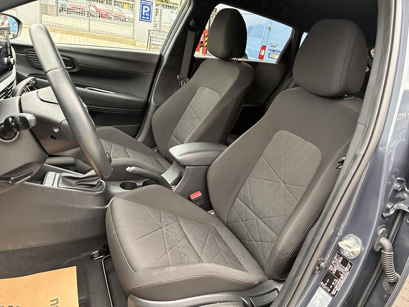 Hyundai Bayon 1.2i 62kW PLAY ČR REZERVACE - fotka 10 z 31