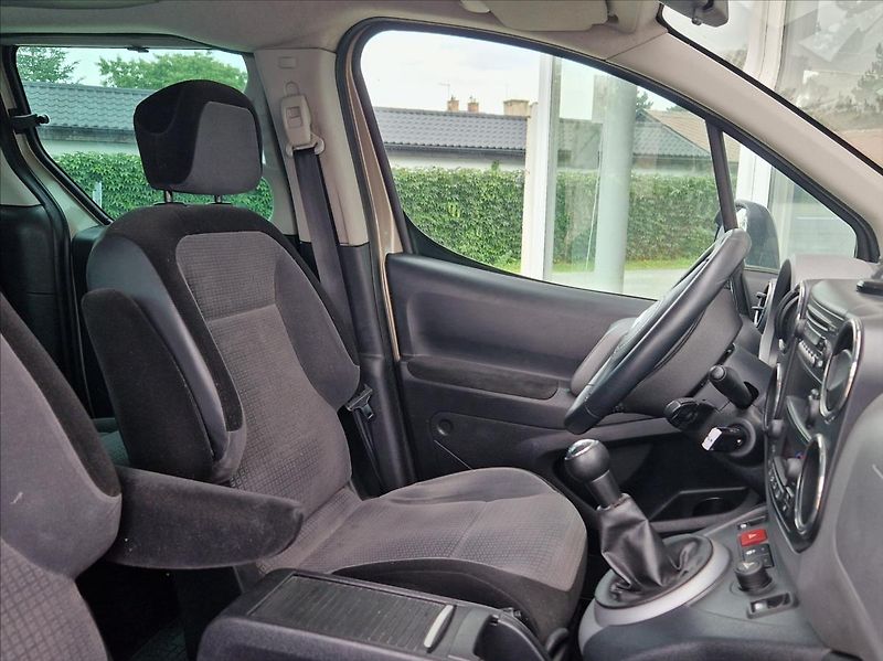 Citroën Berlingo 1,6 HDi 88kW MULTISPACE AUTOAC - fotka 17 z 30