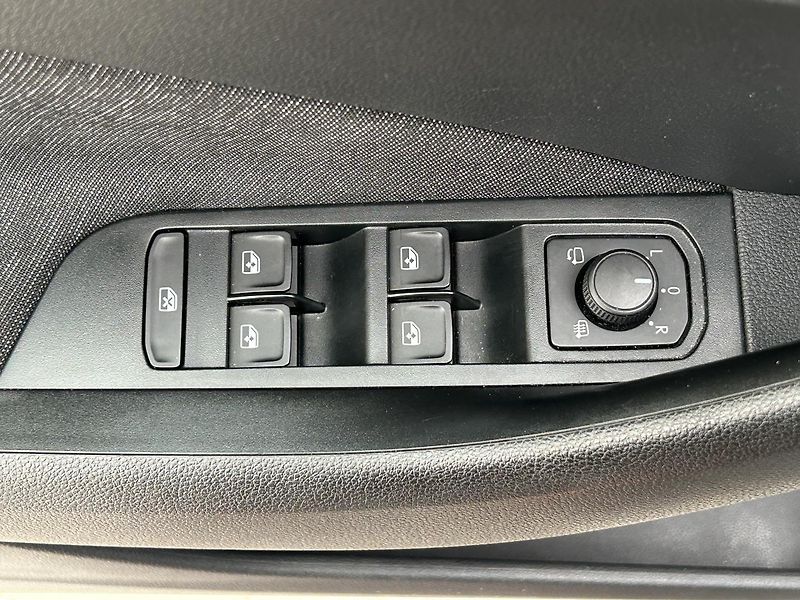 Škoda Scala 1.5 TSI Style Plus - fotka 17 z 28