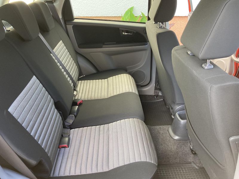 Suzuki SX4 (2010) SUZUKI SX4 1.6i 4x4 88 kw plná - fotka 15 z 18