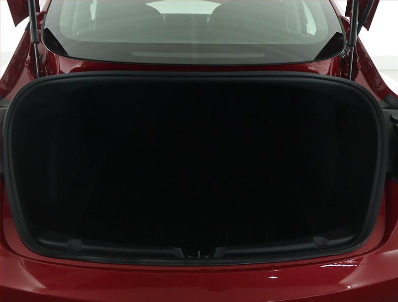 Tesla Model 3 (2020) Std Range Plus 52kWh, SoH 85% - fotka 14 z 23