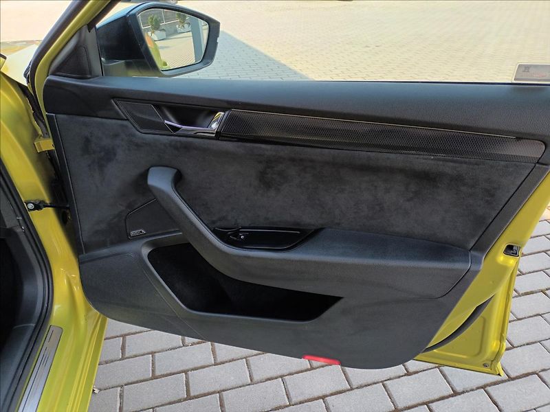 Škoda Superb 2,0 TDI,4X4,Sportline,ČR,DSG, - fotka 27 z 50