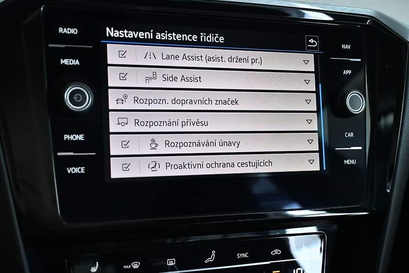 Volkswagen Passat (2023) 2.0 LED DSG ACC Kamera Tažné T - fotka 16 z 34