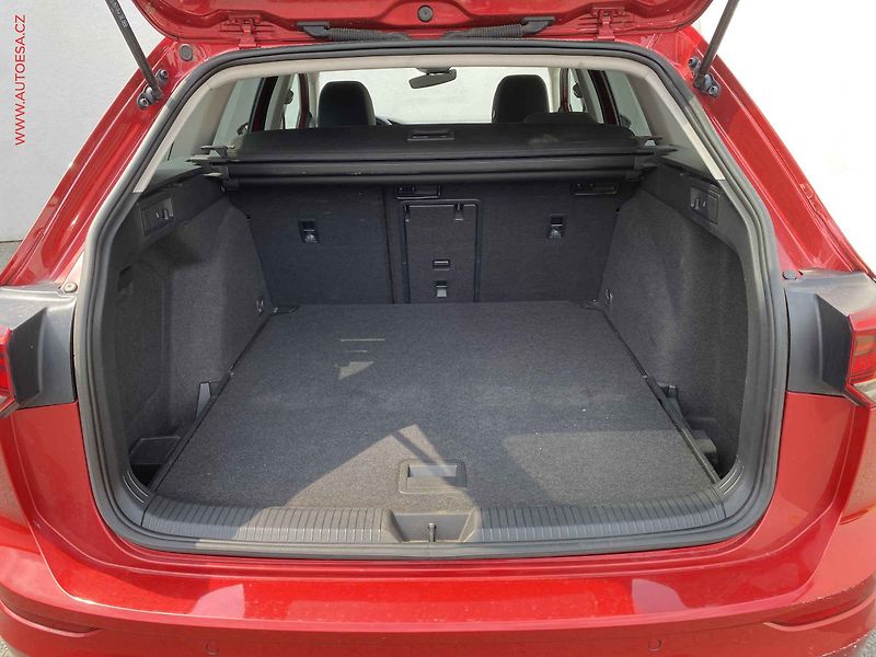 Volkswagen Golf (2022) 2.0 TDi, Life, DSG, LED - fotka 7 z 17