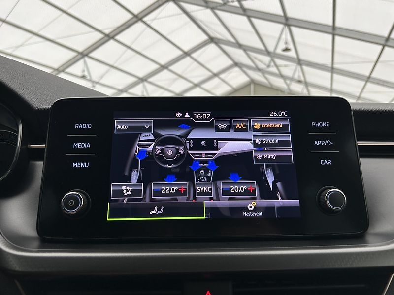 Škoda Kamiq 1.5 TSI Style - fotka 14 z 26