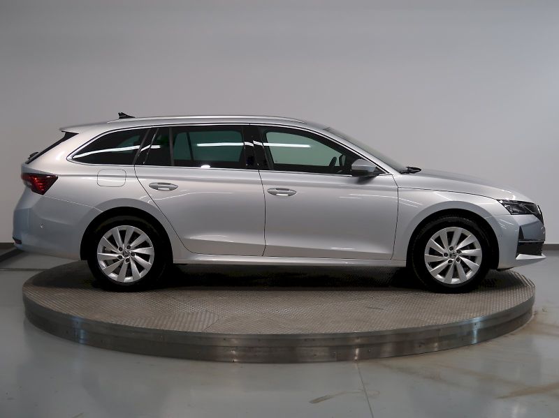 Škoda Octavia (2025) TOP SELECTION 2.0TDI 110KW DSG - fotka 8 z 42
