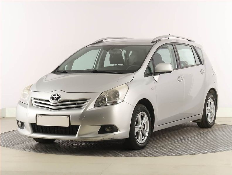 Toyota Verso (2010) 1.8 Valvematic, Tempomat - fotka 2 z 21