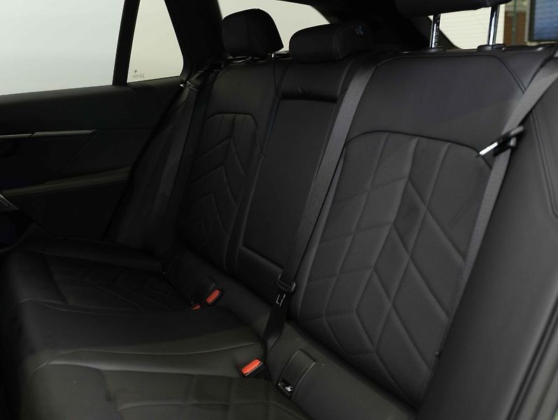 BMW Řada 5 540d xDrive Touring - fotka 22 z 22