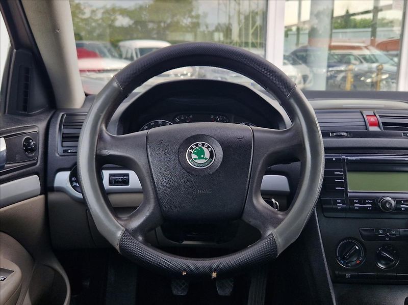 Škoda Octavia 2,0 TDi 103kW AC NOVÝ OLEJ - fotka 21 z 31