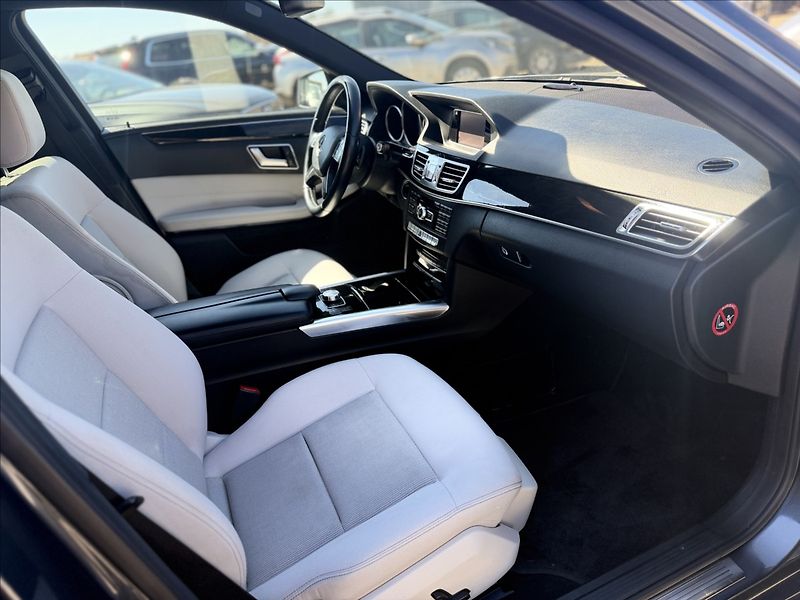 Mercedes-Benz Třídy E 250CDI 4-MATIC NOVÉ V ČR - fotka 32 z 35