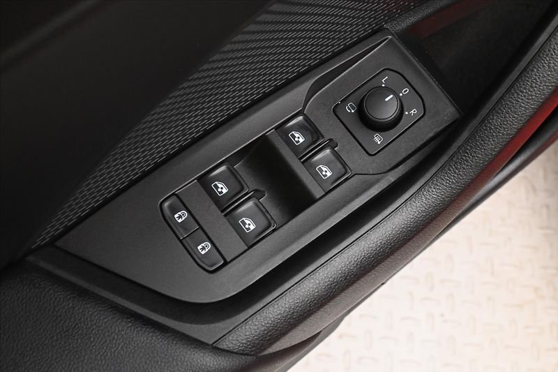 Škoda Octavia 2,0 110kW DSG Ambition Záruka - fotka 24 z 30