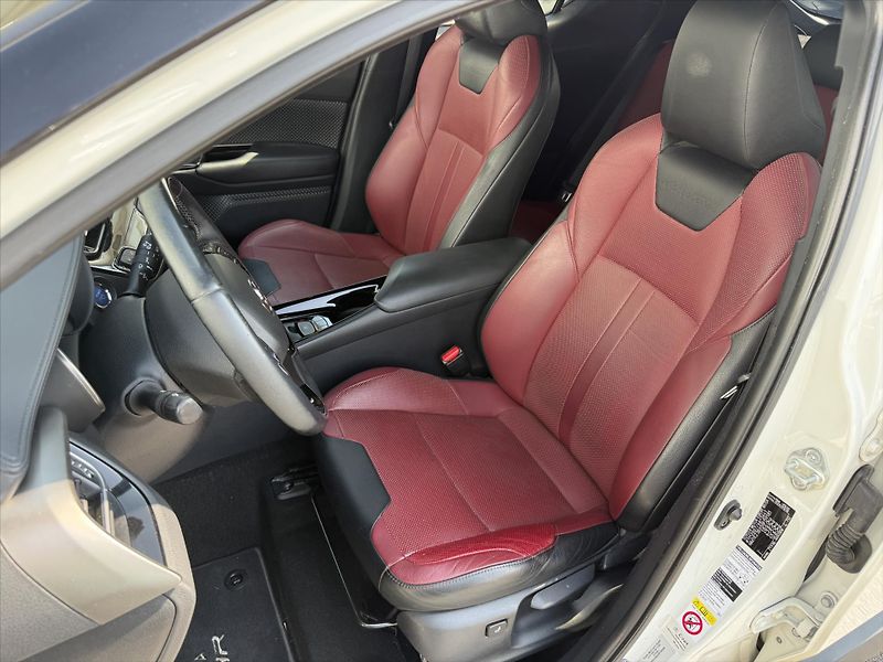 Toyota C-HR 1,8 Selection Bi-tone - fotka 9 z 19