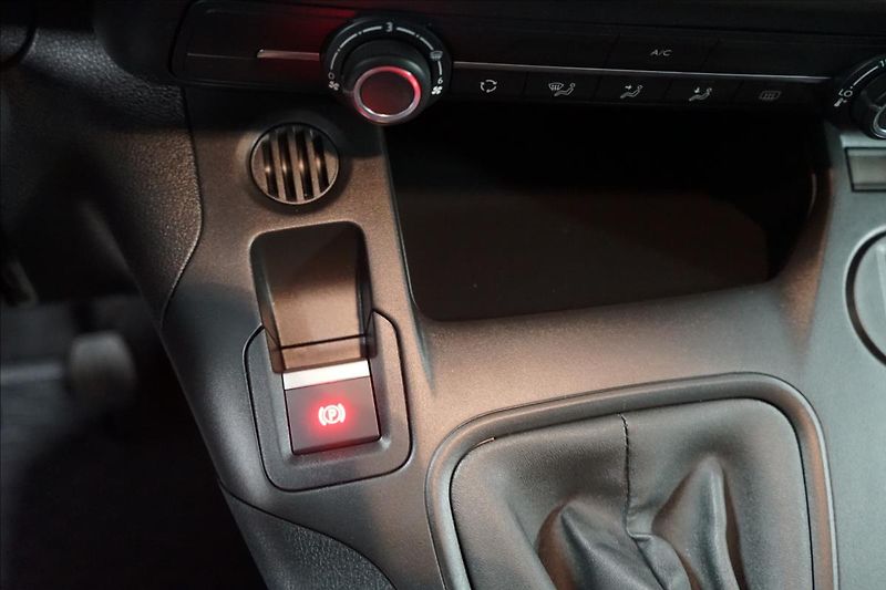 Citroën Berlingo (2026) 1,2 Petrol 110k Manual PLUS - fotka 16 z 18