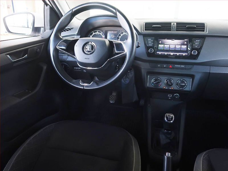 Škoda Fabia (2021) Ambition 1.0 TSI, ČR,1.maj - fotka 7 z 16