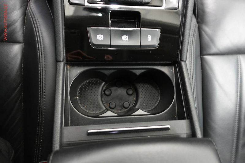 Škoda Superb (2017) 2.0TDi, L&K, DSG, bixen, kůže - fotka 20 z 24