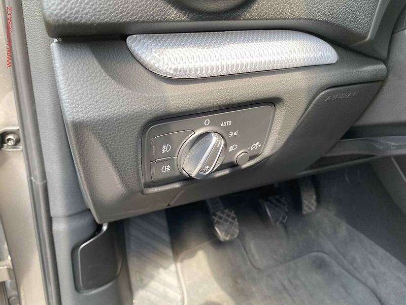 Audi A3 (2014) 1.2 TFSi, Ambiente, bixen - fotka 16 z 18