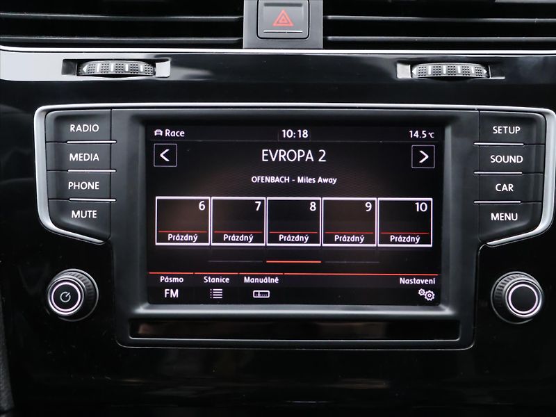 Volkswagen Golf 2,0 TSI R 221kW DSG 4Motion - fotka 20 z 31