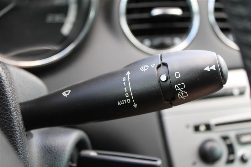Peugeot 308 1,6 i  NOVÉ V ČR,1.MAJITEL - fotka 13 z 26